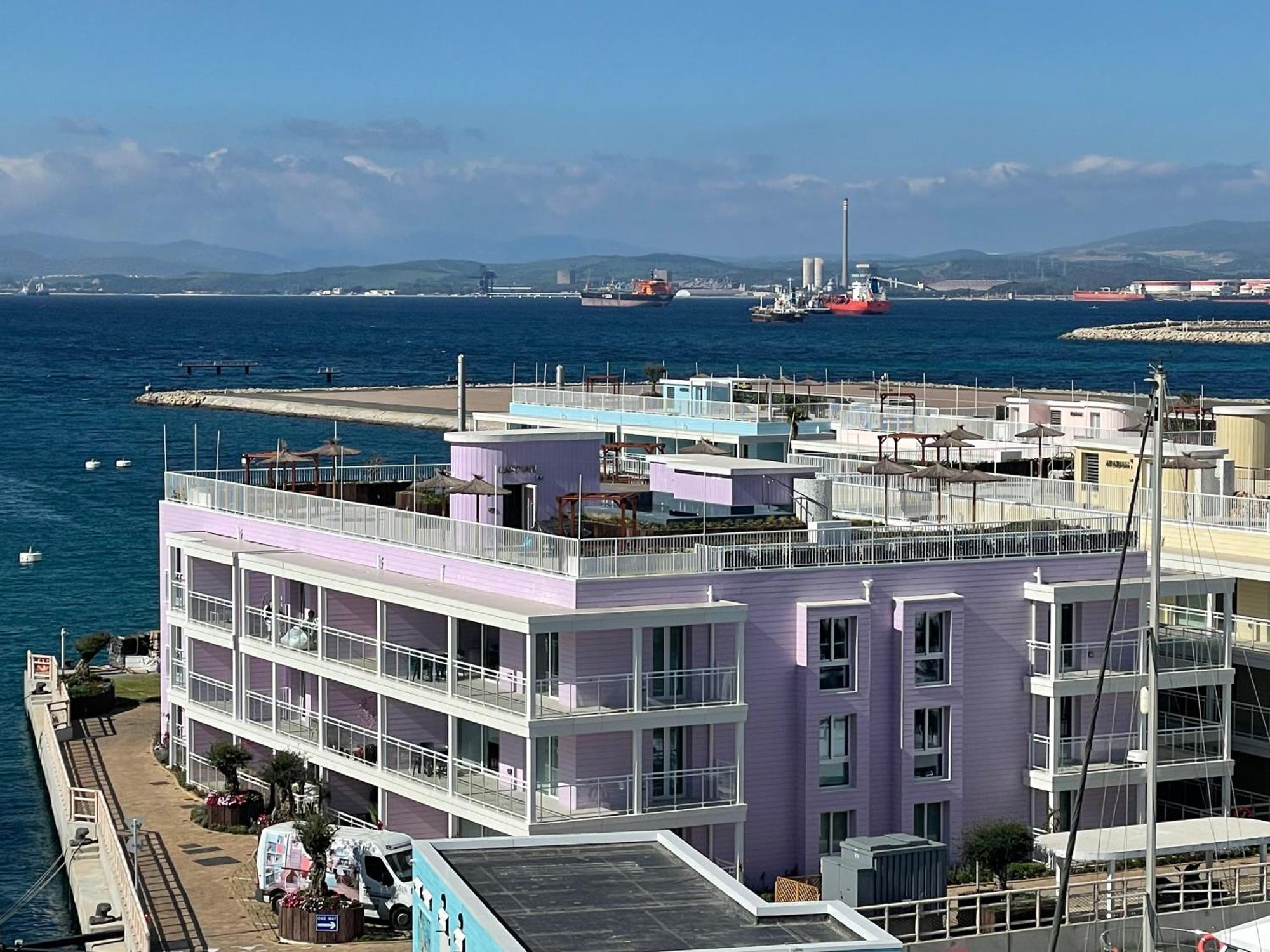Deluxe Marina View Seafront Gibraltar Stay Экстерьер фото