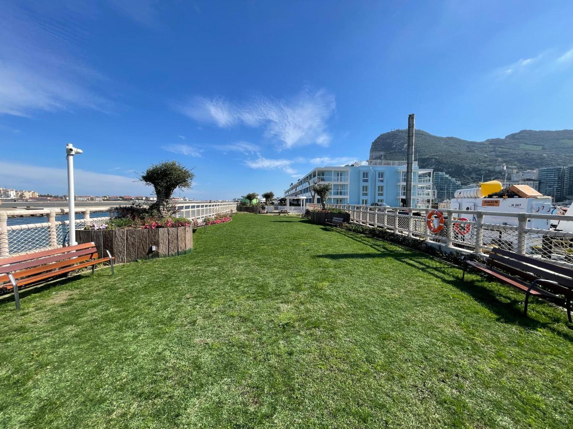 Deluxe Marina View Seafront Gibraltar Stay Экстерьер фото