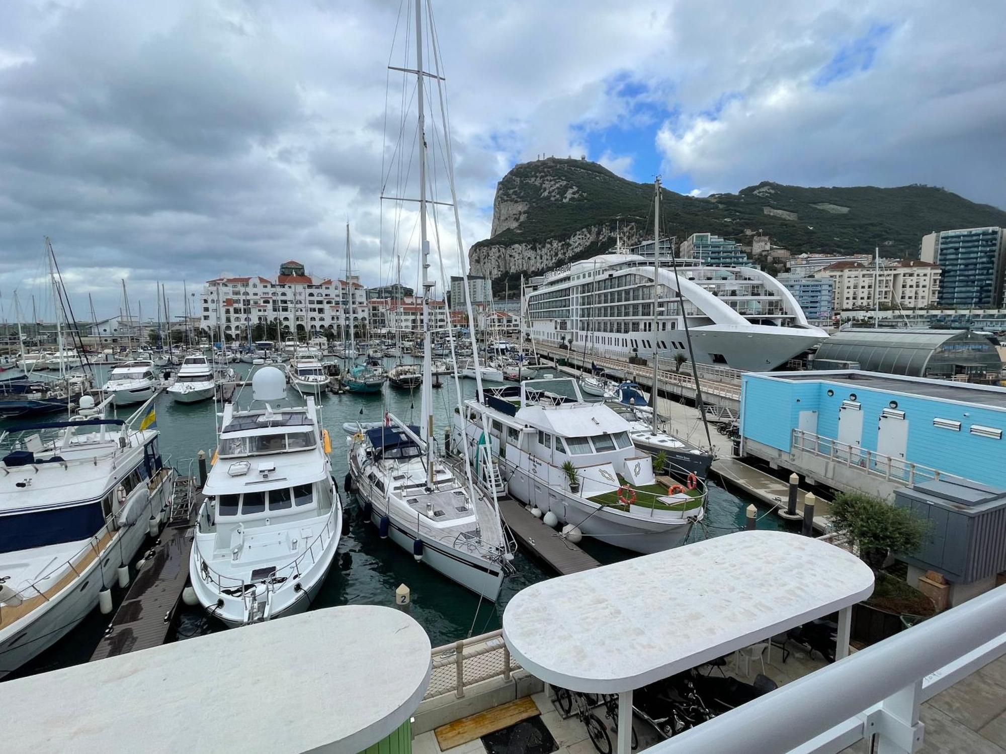 Deluxe Marina View Seafront Gibraltar Stay Экстерьер фото