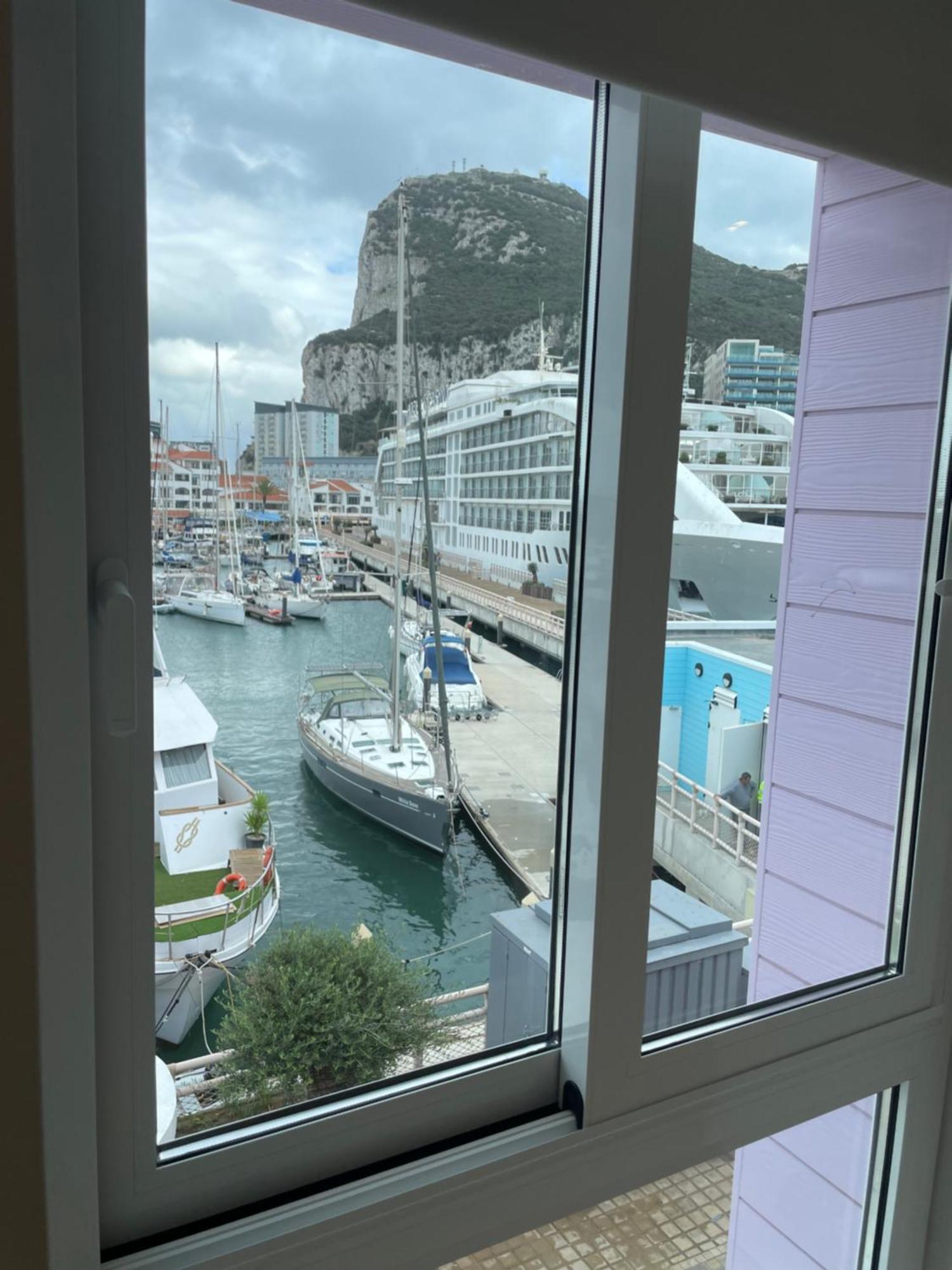 Deluxe Marina View Seafront Gibraltar Stay Экстерьер фото