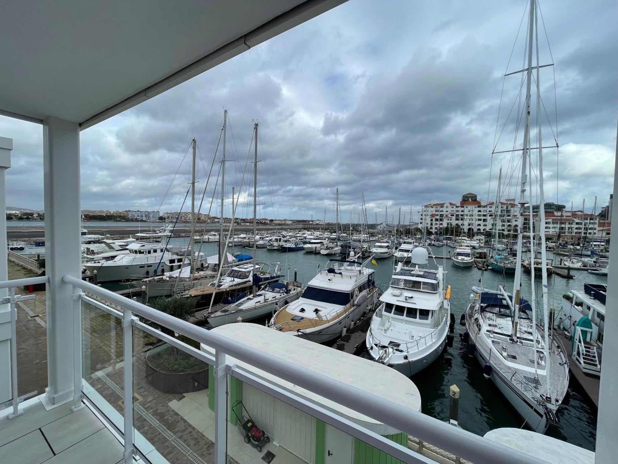 Deluxe Marina View Seafront Gibraltar Stay Экстерьер фото